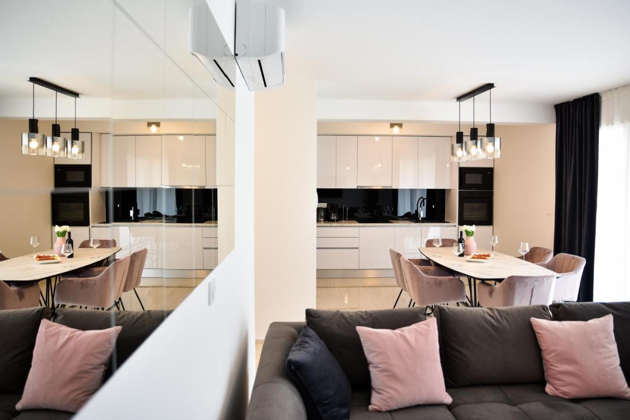 Luxury Apartments La Perla ビビニェ エクステリア 写真