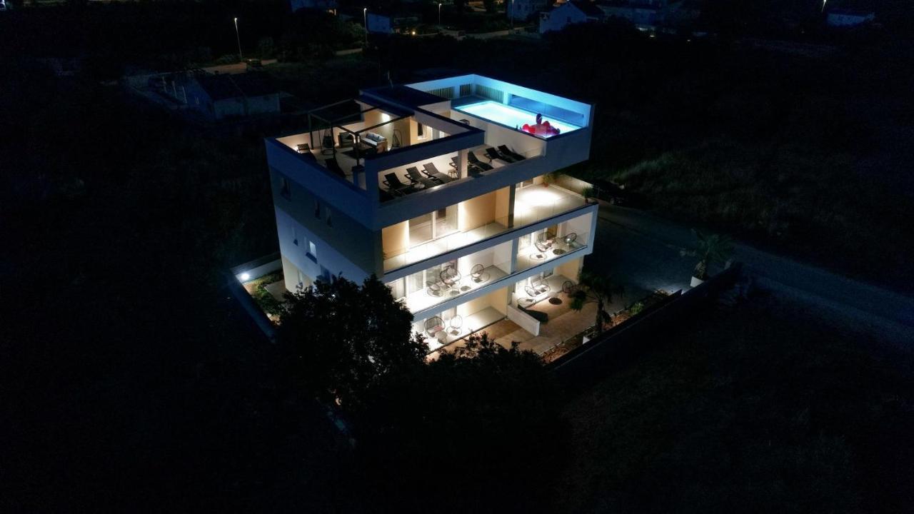 Luxury Apartments La Perla ビビニェ エクステリア 写真